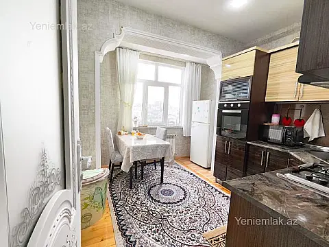 Satılır 3 otaqlı köhnə tikili 80 m²