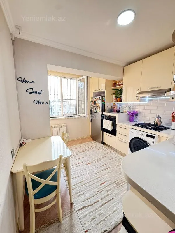 Satılır 3 otaqlı köhnə tikili 90 m²