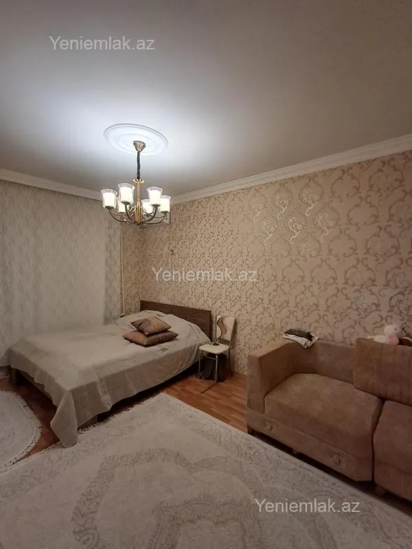 Satılır 2 otaqlı köhnə tikili 56 m²