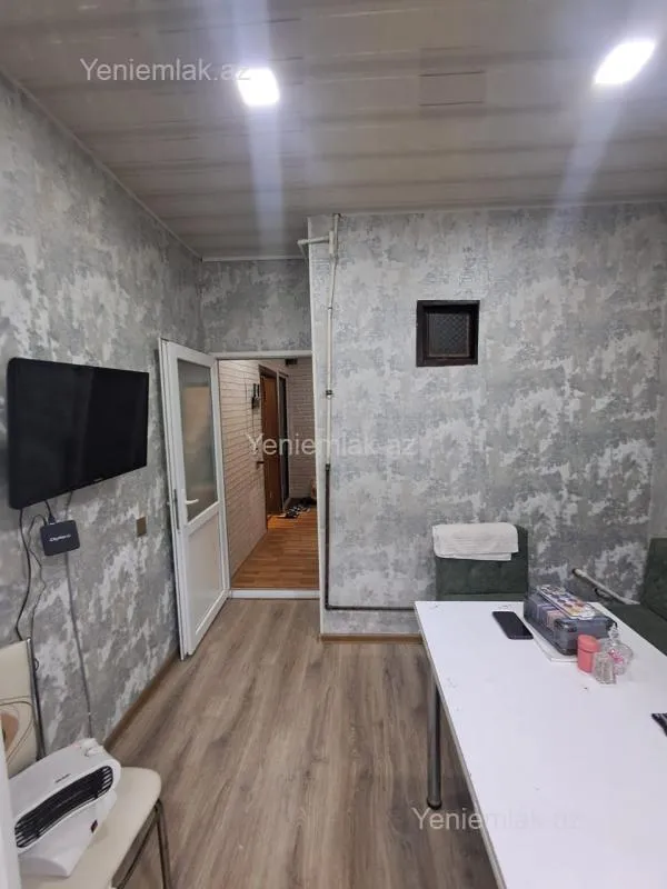 Satılır 2 otaqlı köhnə tikili 56 m²