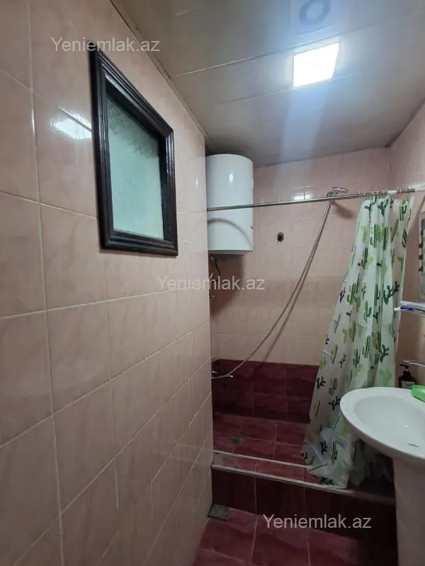 Satılır 2 otaqlı köhnə tikili 56 m²