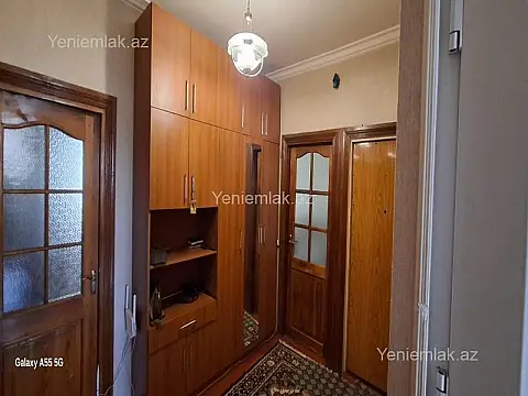 Satılır 4 otaqlı köhnə tikili 100 m²