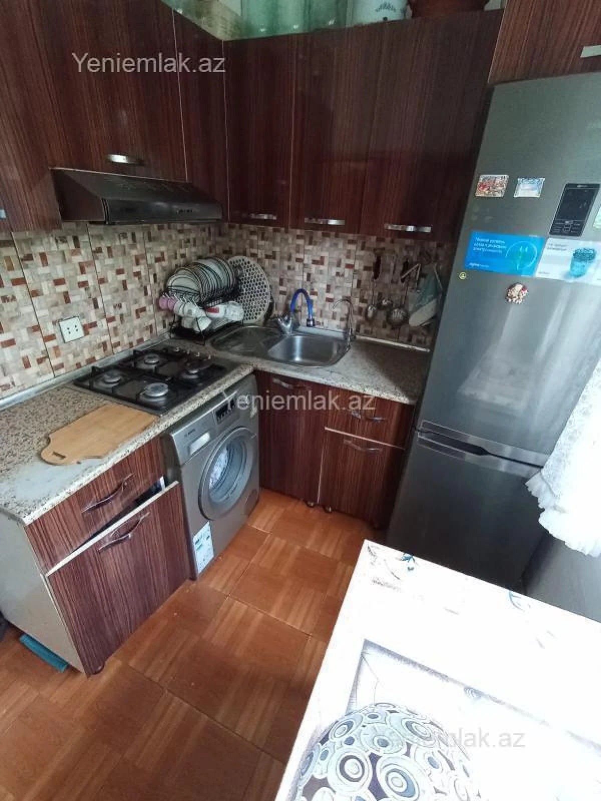 Satılır 3 otaqlı köhnə tikili 70 m²