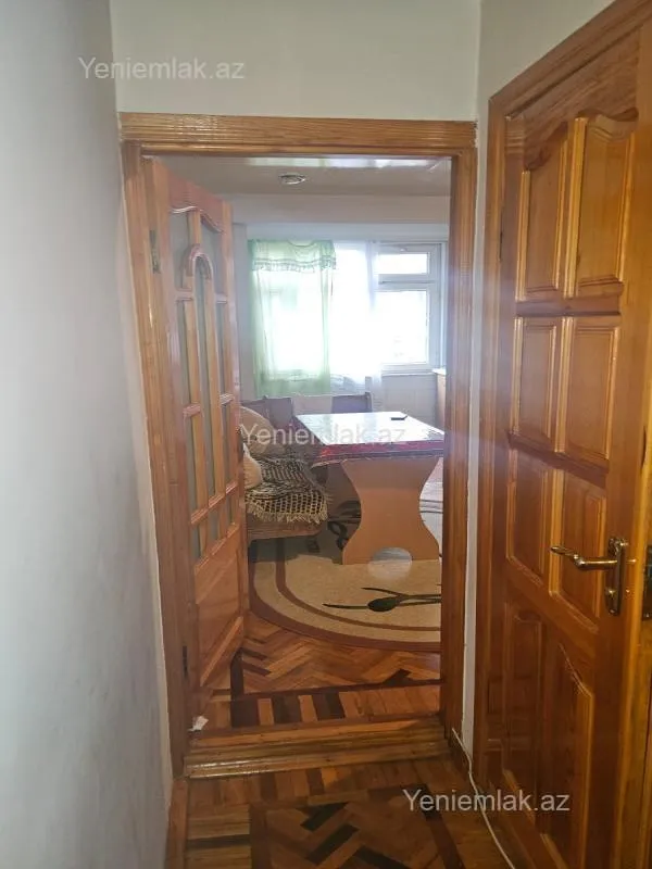 Satılır 2 otaqlı köhnə tikili 60 m²