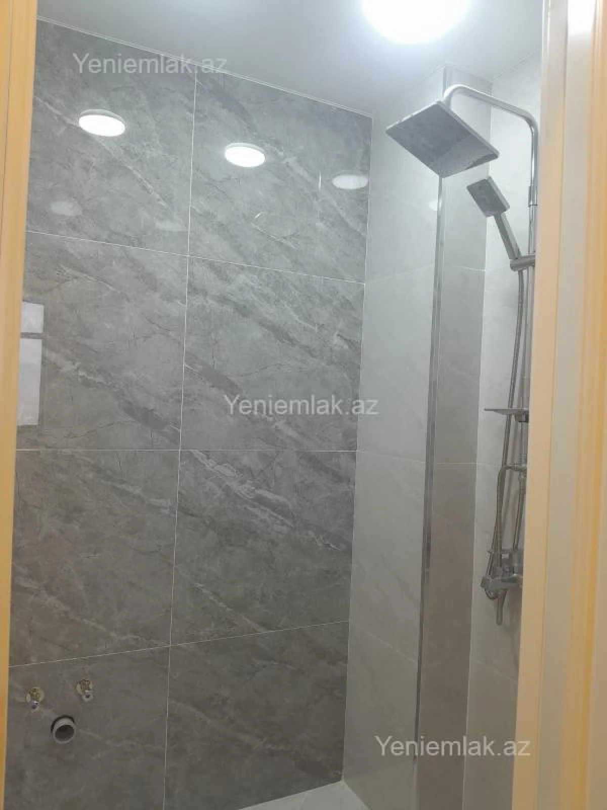 Satılır 3 otaqlı yeni tikili 105 m²