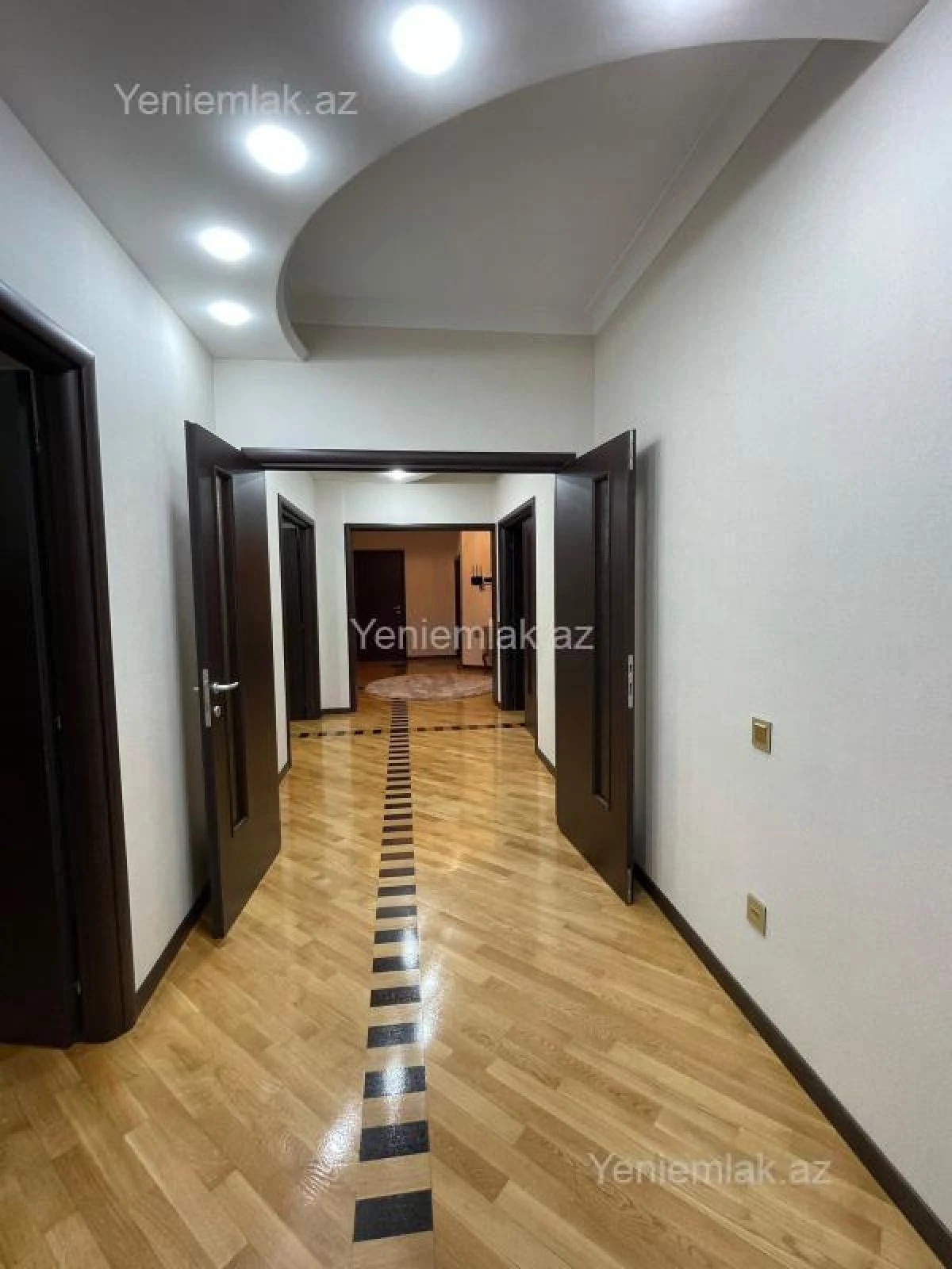 Satılır 4 otaqlı yeni tikili 230 m²