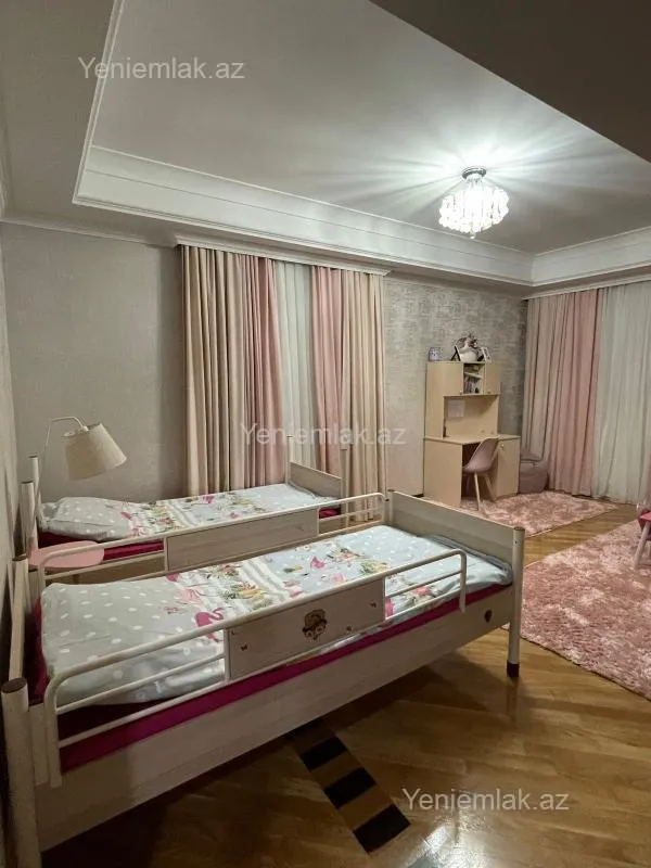 Satılır 4 otaqlı yeni tikili 230 m²