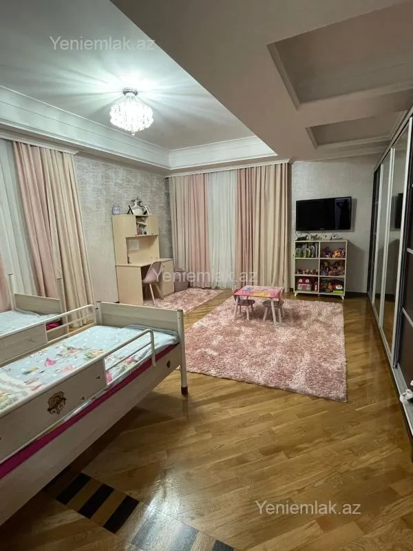 Satılır 4 otaqlı yeni tikili 230 m²