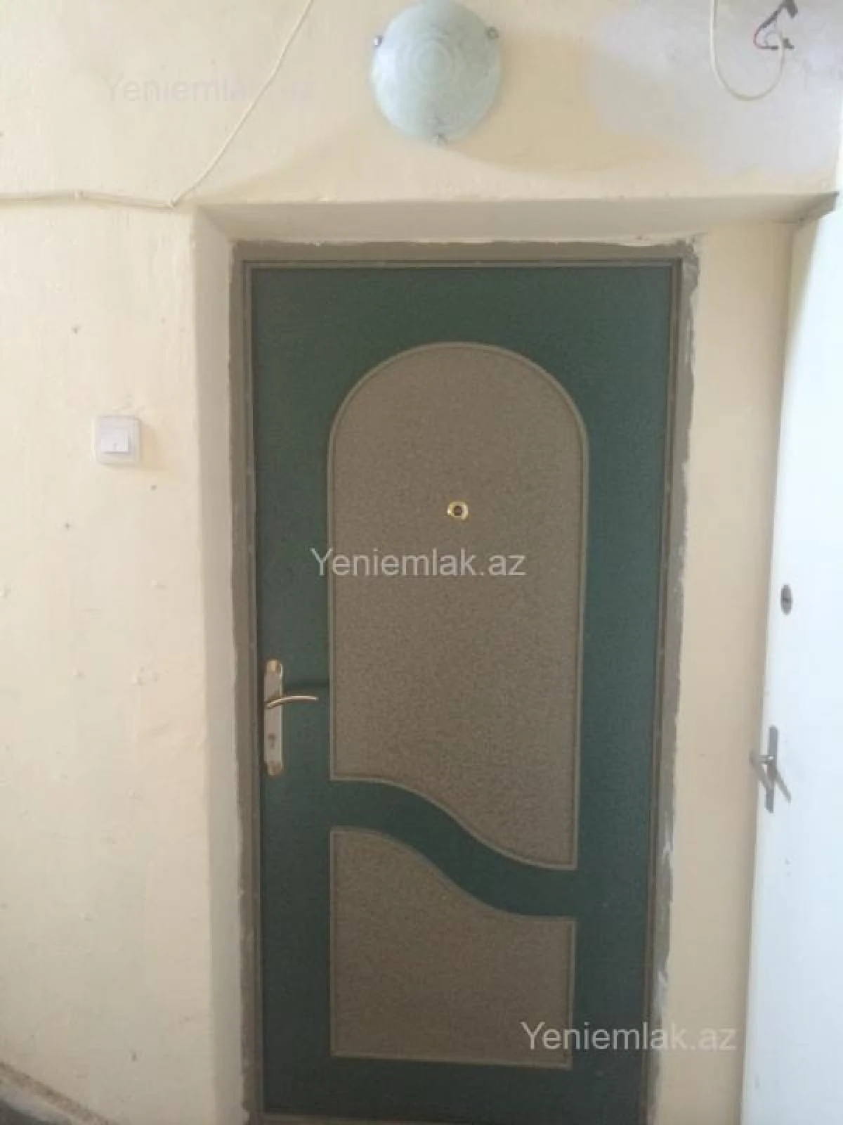 Satılır 1 otaqlı köhnə tikili 30 m²