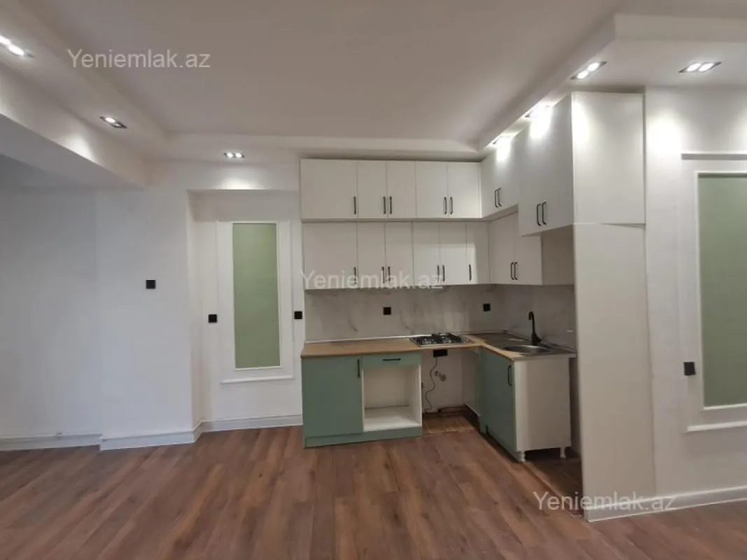 Satılır 3 otaqlı yeni tikili 80 m²