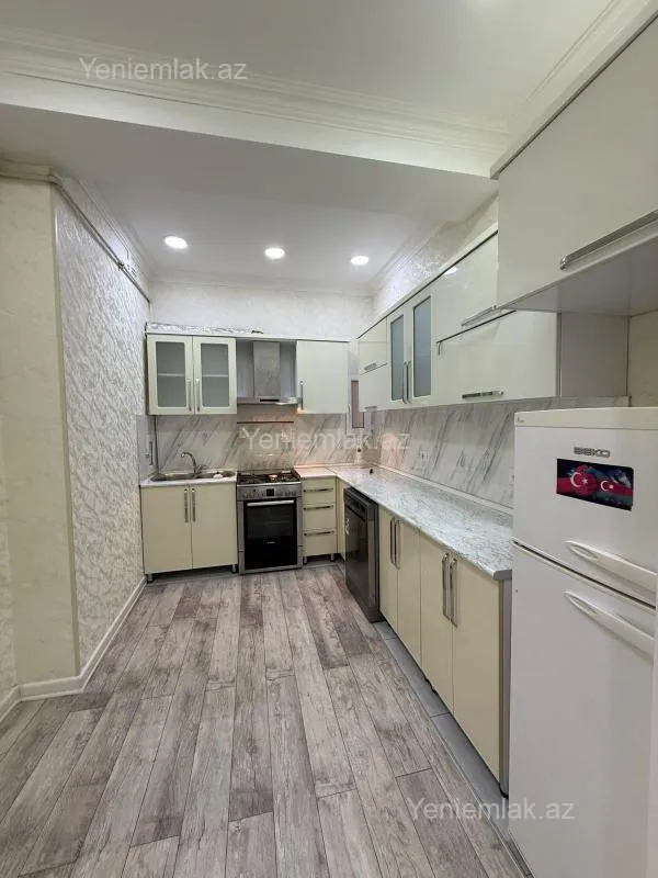 Satılır 3 otaqlı yeni tikili 110 m²