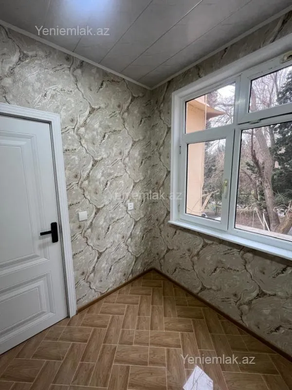 Satılır 2 otaqlı köhnə tikili 60 m²