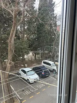 Satılır 2 otaqlı köhnə tikili 60 m²