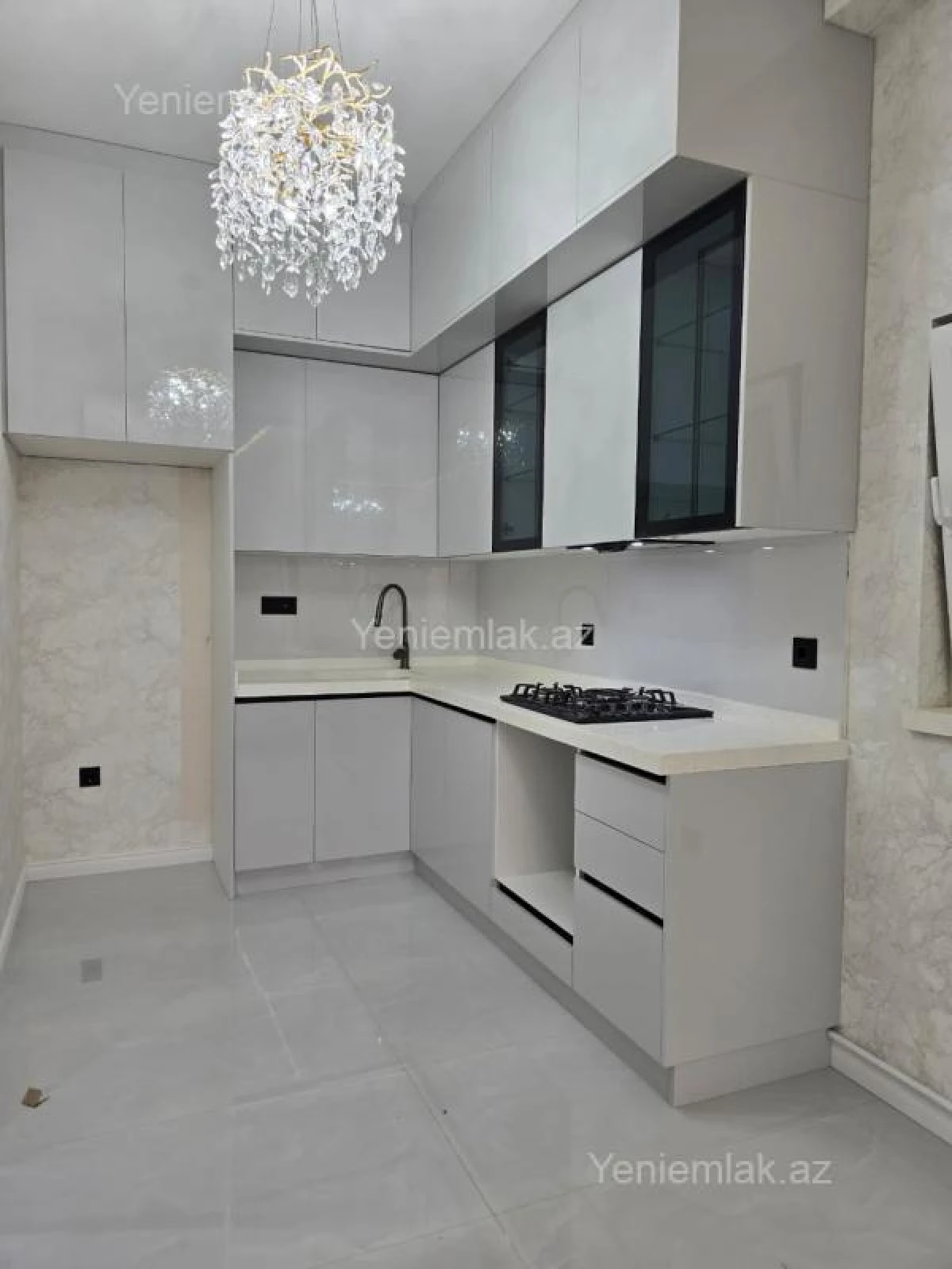 Satılır 3 otaqlı yeni tikili 132 m²