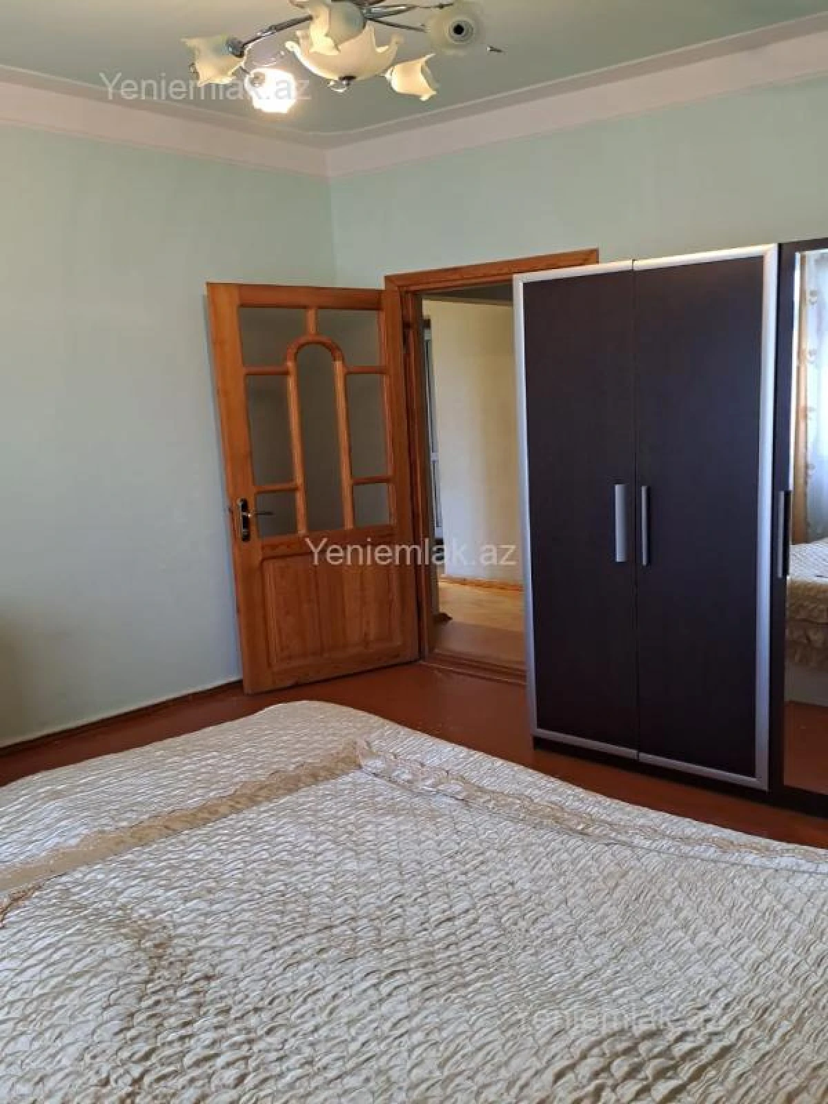 Satılır 5 otaqlı köhnə tikili 120 m²