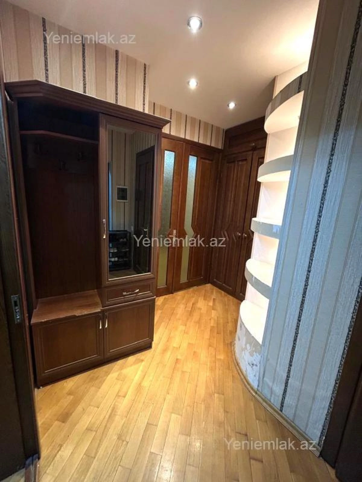 Satılır 3 otaqlı yeni tikili 85 m²