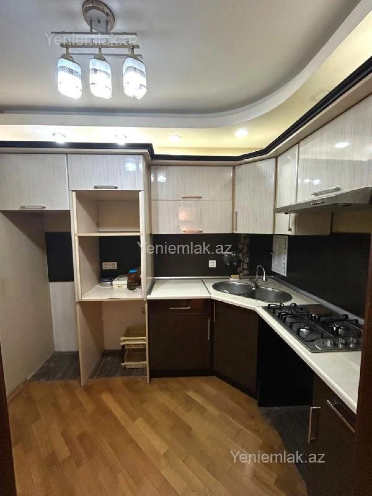 Satılır 3 otaqlı yeni tikili 85 m²