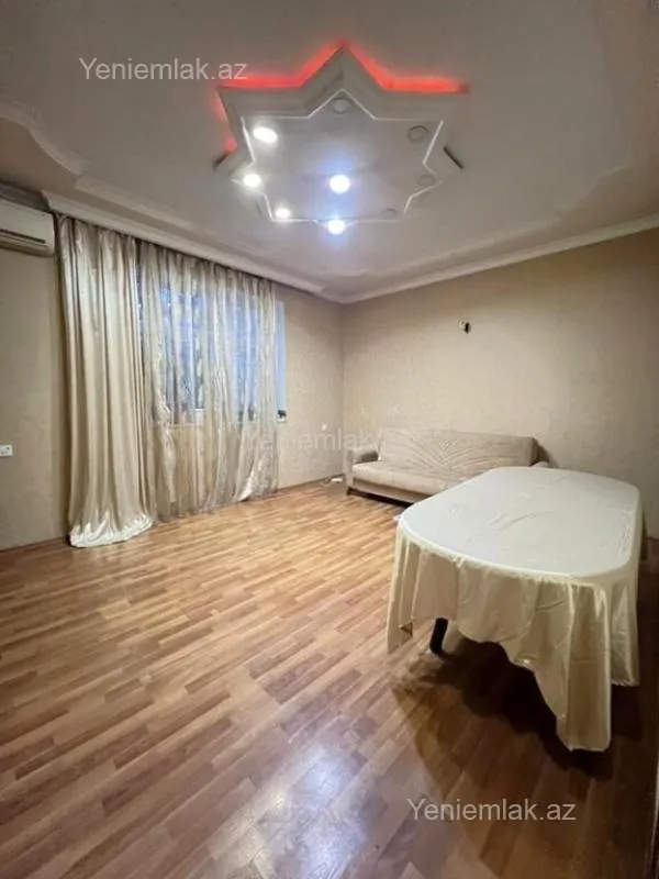 Satılır 2 otaqlı köhnə tikili 70 m²