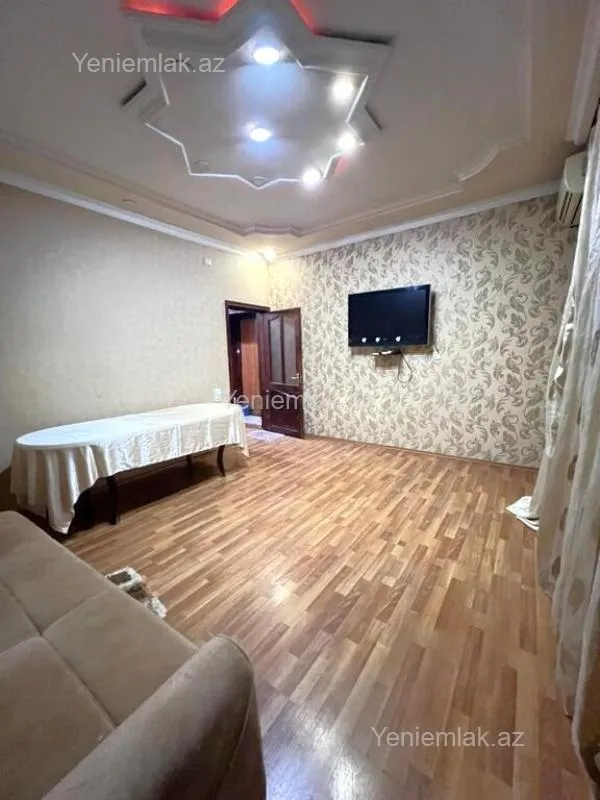 Satılır 2 otaqlı köhnə tikili 70 m²