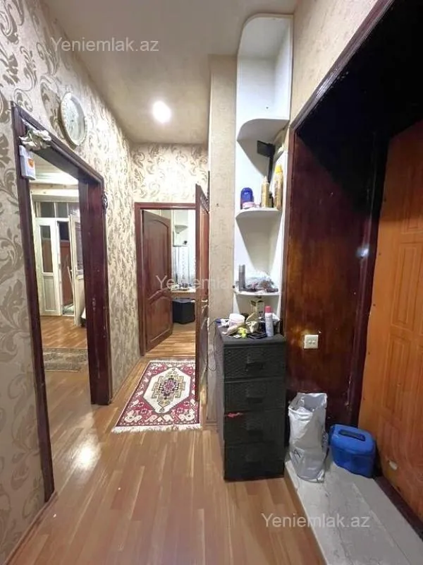 Satılır 2 otaqlı köhnə tikili 70 m²