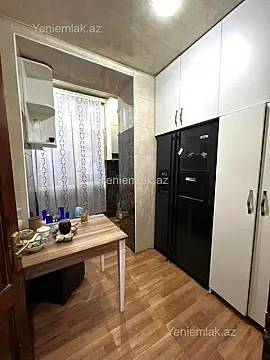 Satılır 2 otaqlı köhnə tikili 70 m²