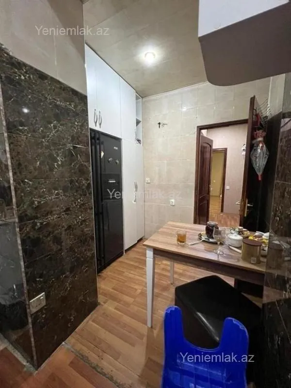 Satılır 2 otaqlı köhnə tikili 70 m²