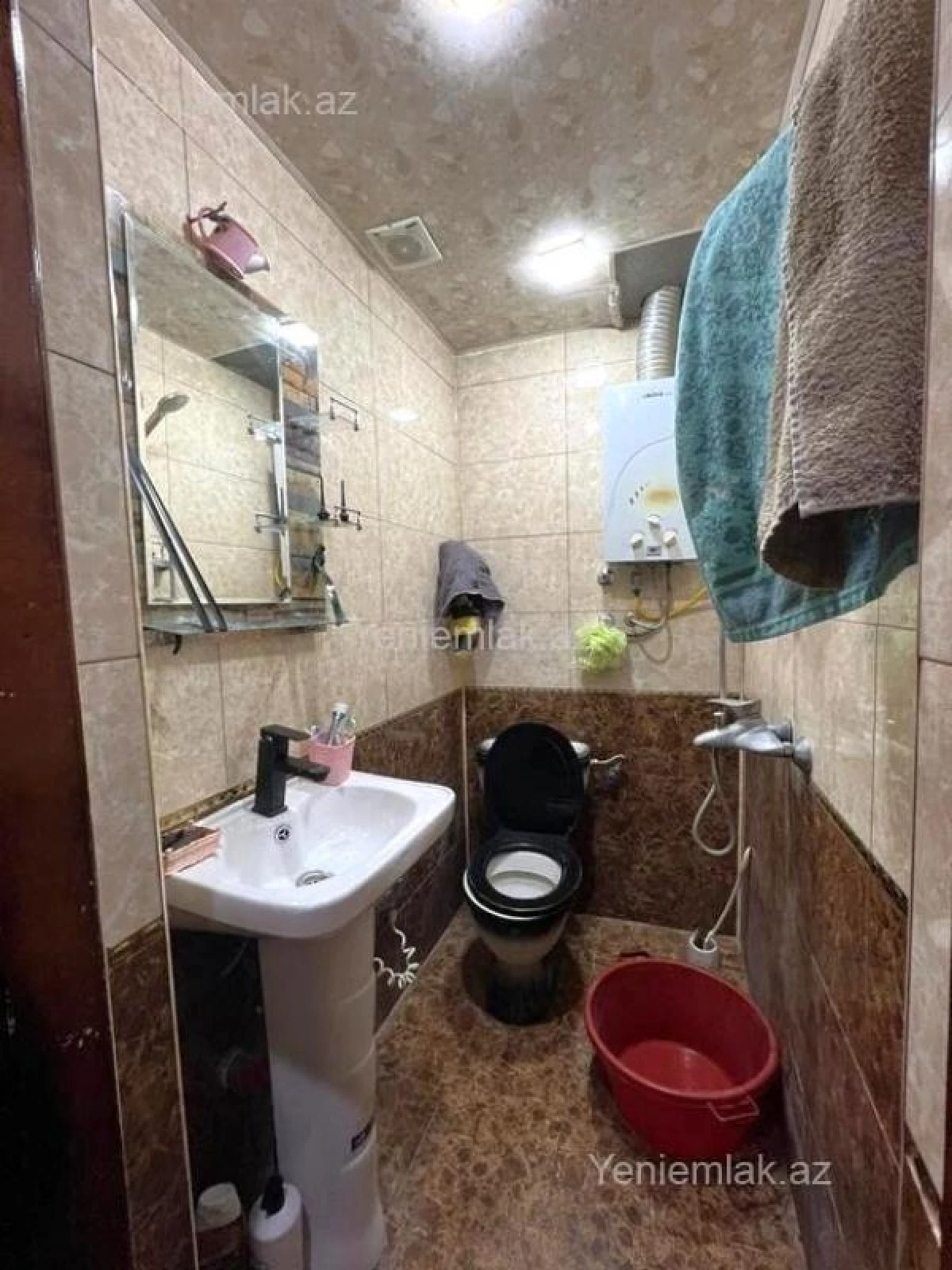 Satılır 2 otaqlı köhnə tikili 70 m²