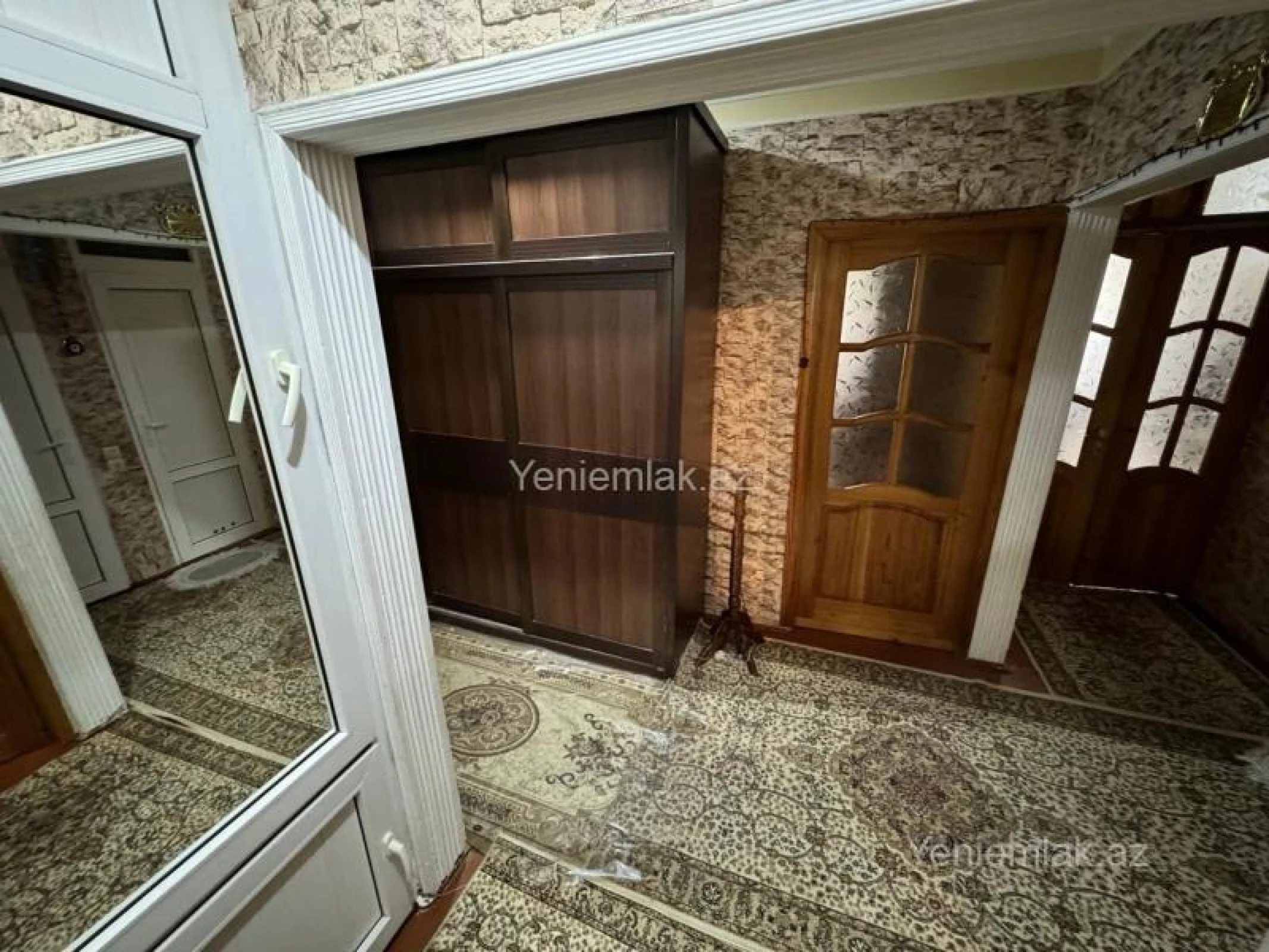 Satılır 3 otaqlı köhnə tikili 80 m²