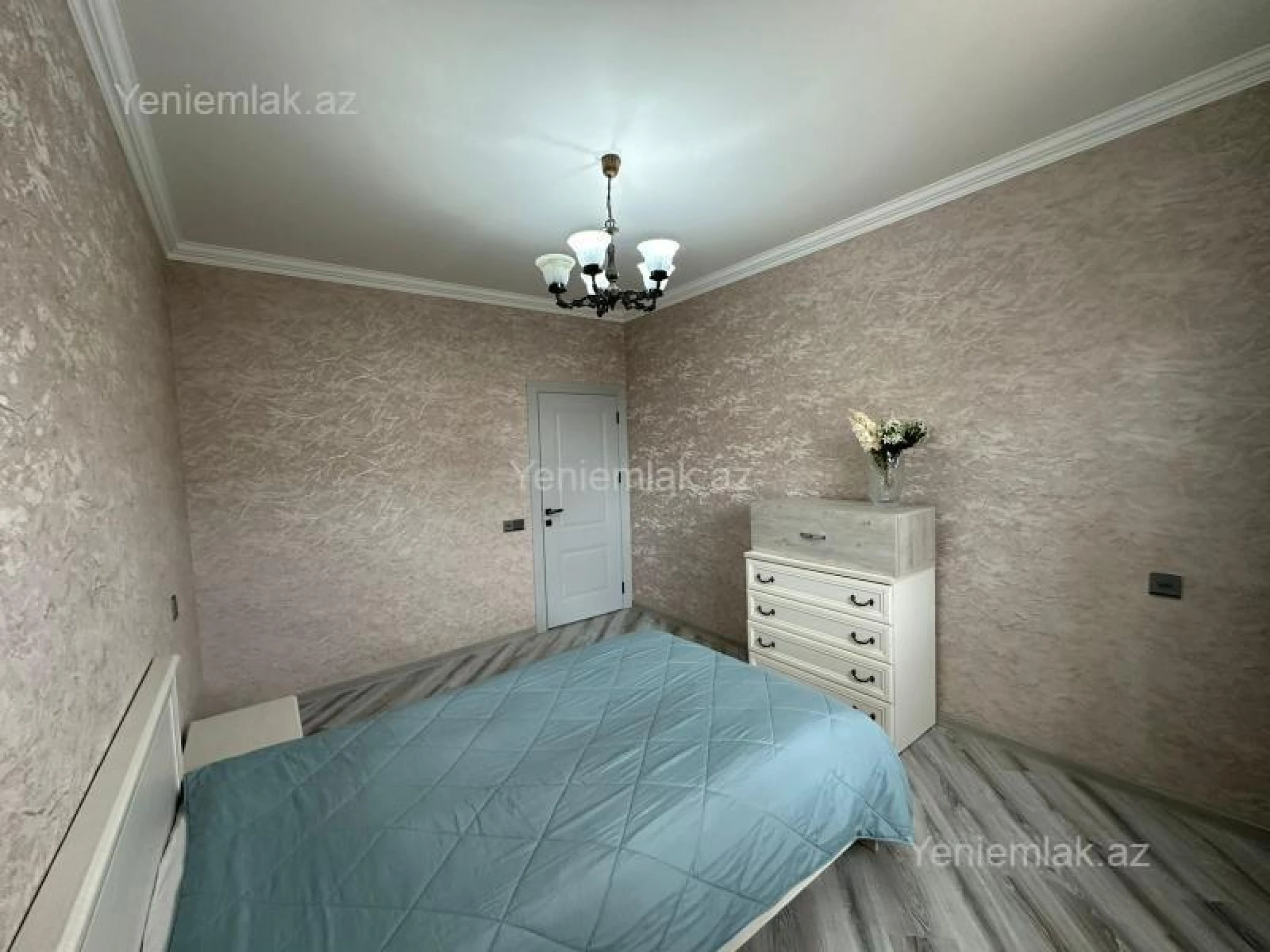 Satılır 5 otaqlı köhnə tikili 120 m²