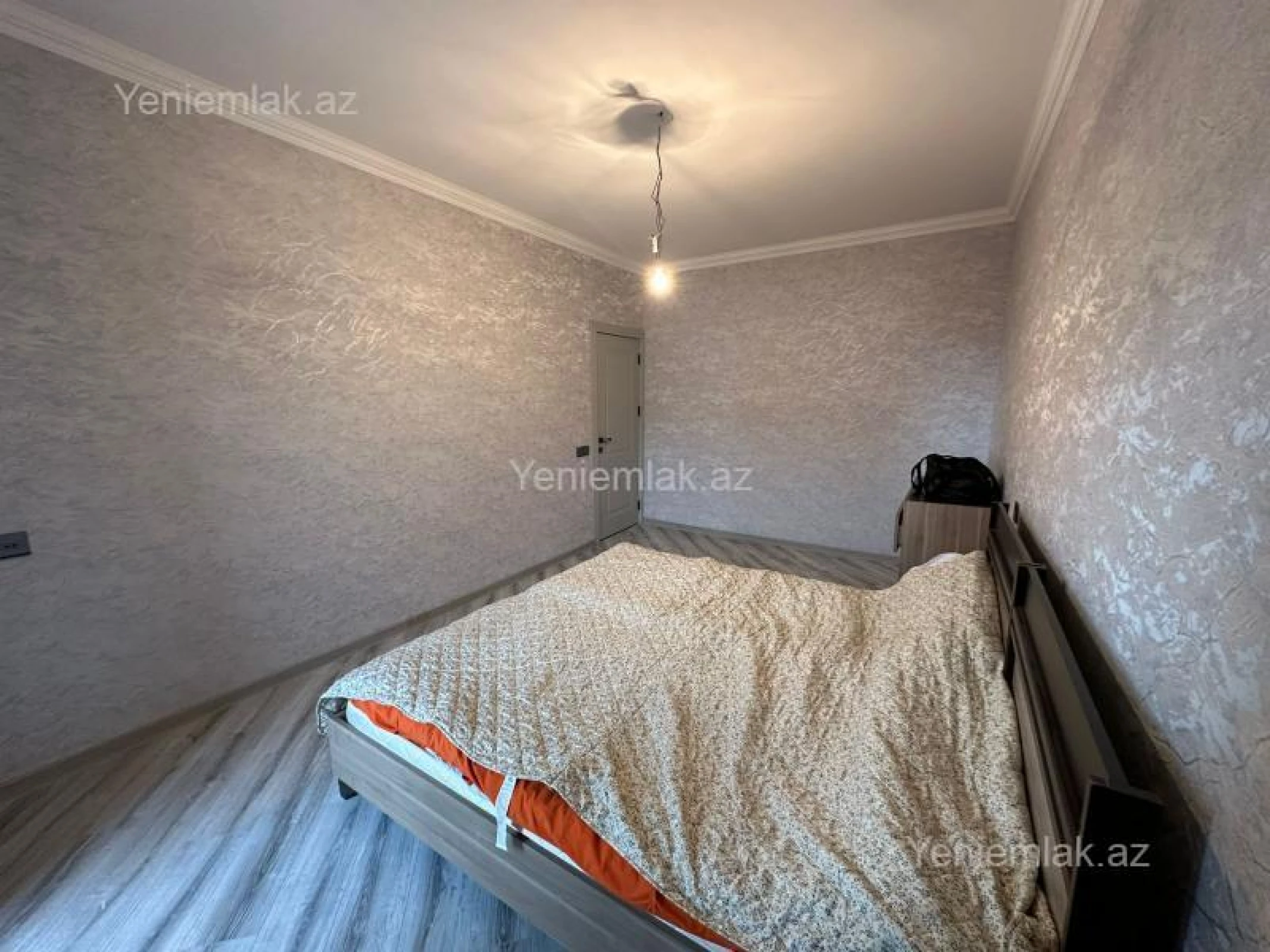 Satılır 5 otaqlı köhnə tikili 120 m²