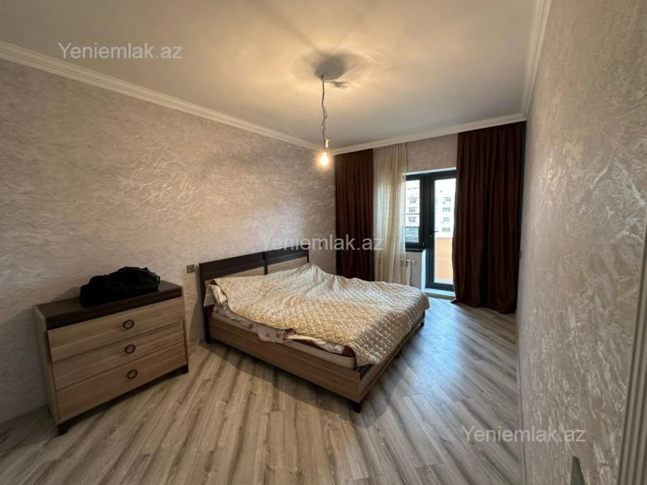 Satılır 5 otaqlı köhnə tikili 120 m²