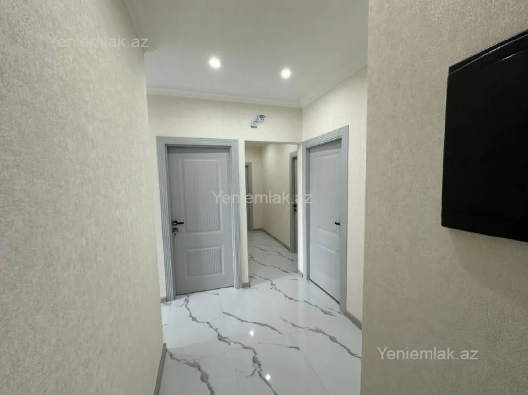 Satılır 5 otaqlı köhnə tikili 120 m²