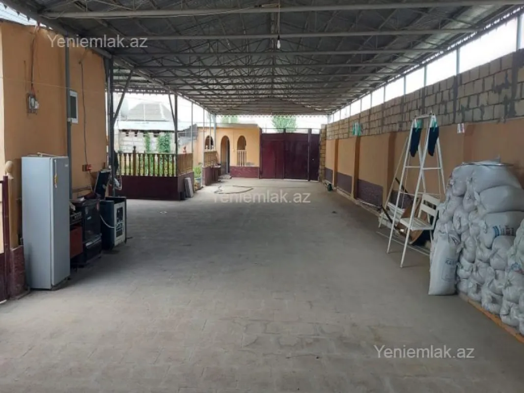 Satılır 5 otaqlı obyekt 1050 m²