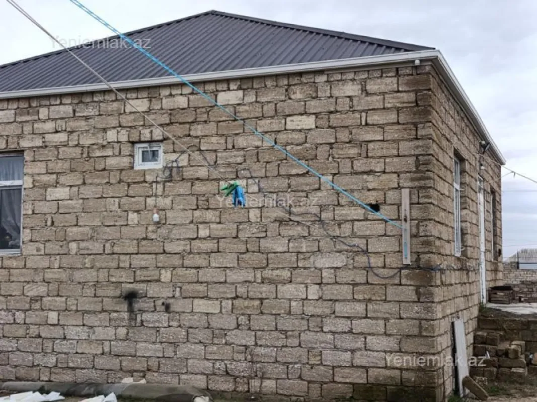 Satılır 3 otaqlı həyət evi 100 m²