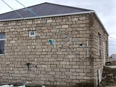 Satılır 3 otaqlı həyət evi 100 m²