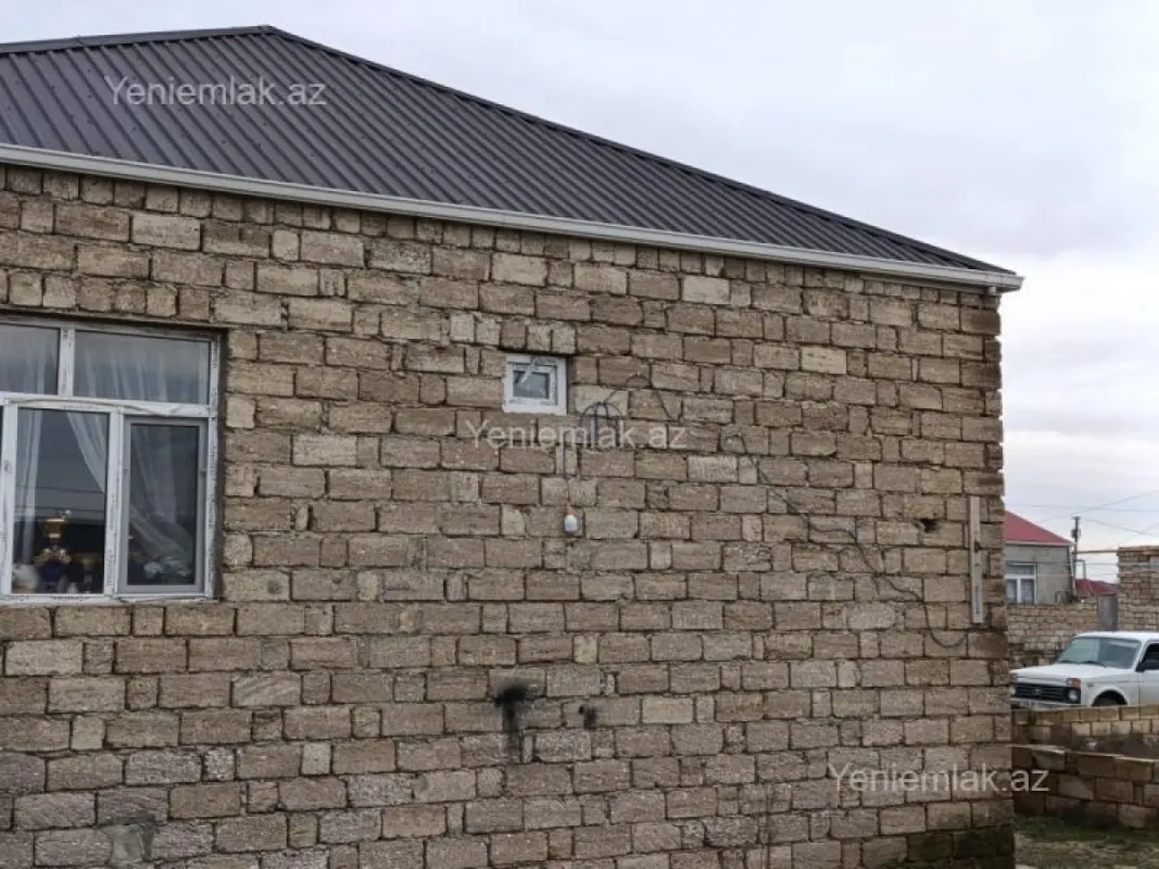 Satılır 3 otaqlı həyət evi 100 m²