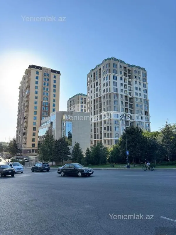 Satılır 3 otaqlı yeni tikili 140 m²