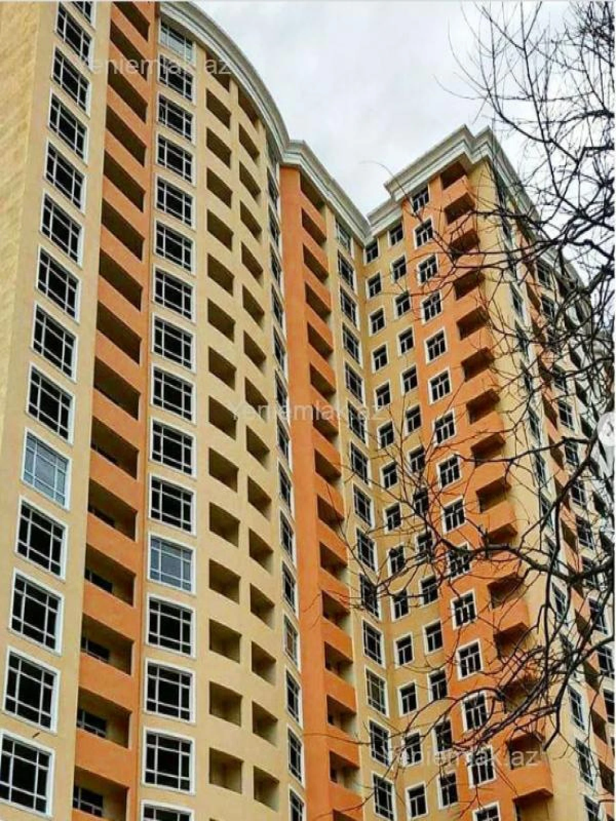 Satılır 3 otaqlı yeni tikili 120 m²