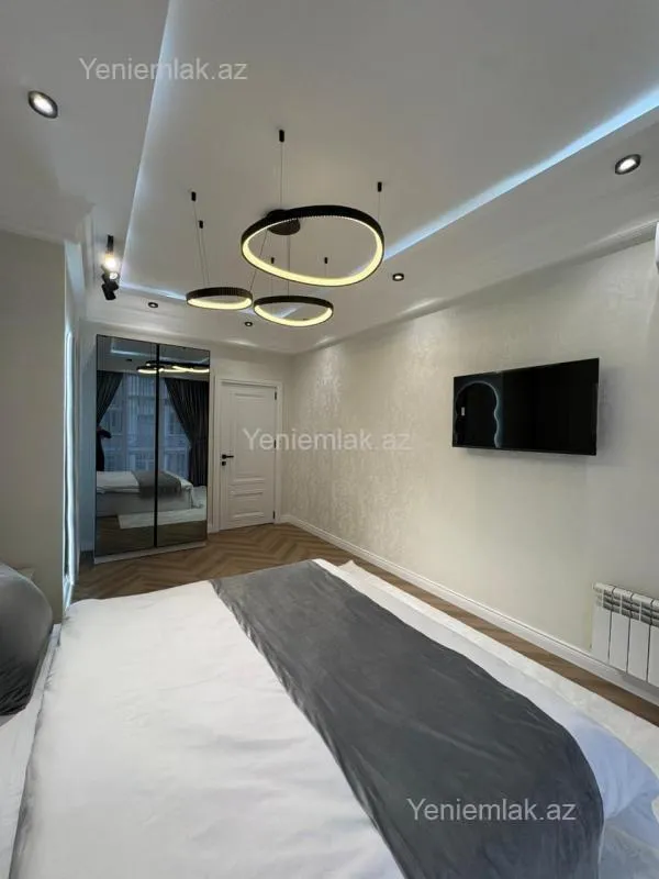 Satılır 3 otaqlı yeni tikili 100 m²