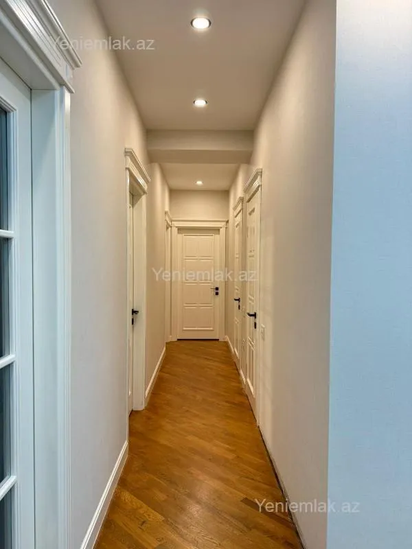 Satılır 3 otaqlı yeni tikili 135 m²