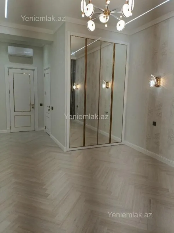 Satılır 4 otaqlı yeni tikili 175 m²