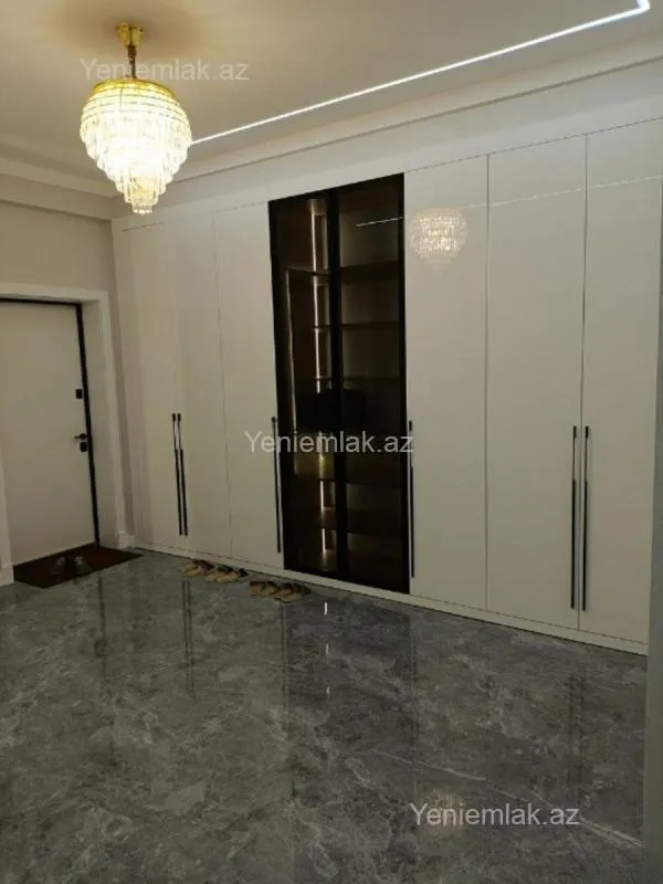 Satılır 4 otaqlı yeni tikili 175 m²