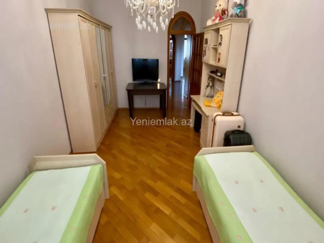 Satılır 3 otaqlı yeni tikili 140 m²