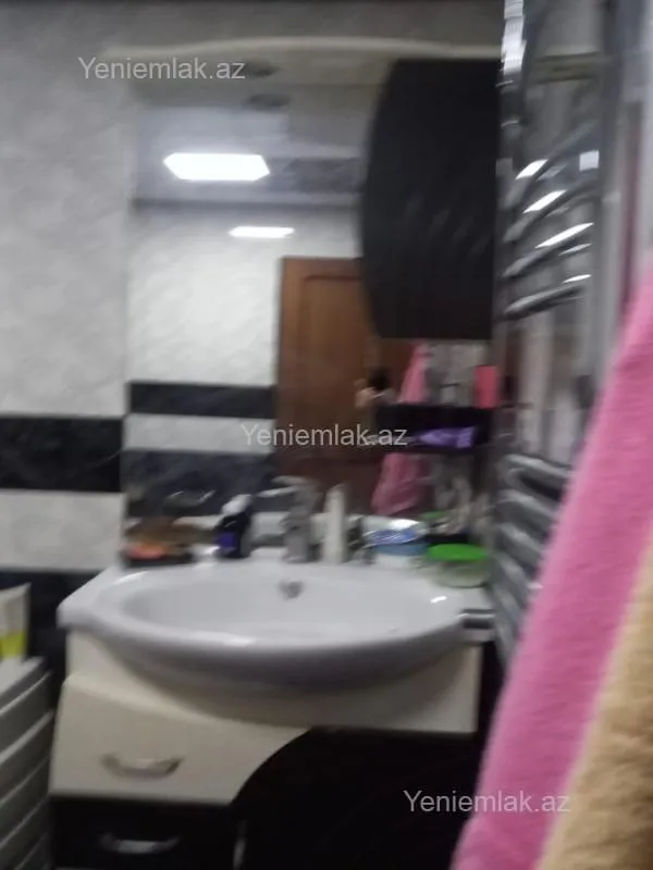 Satılır 3 otaqlı köhnə tikili 90 m²