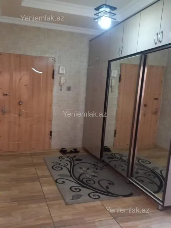 Satılır 3 otaqlı köhnə tikili 90 m²
