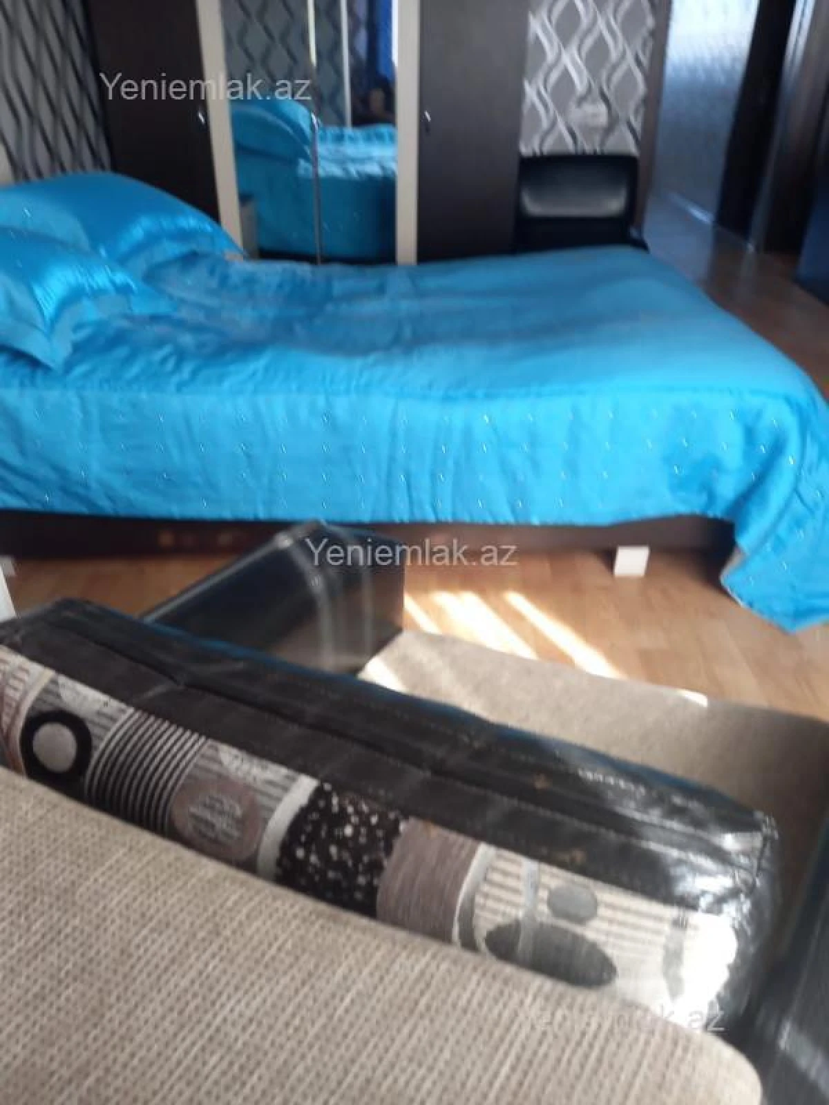 Satılır 3 otaqlı köhnə tikili 90 m²