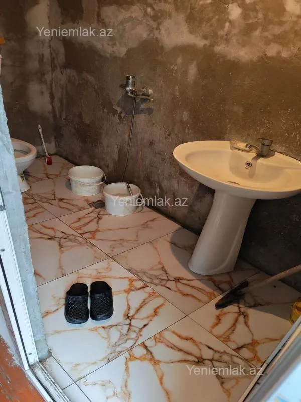 Satılır 4 otaqlı həyət evi 100 m²