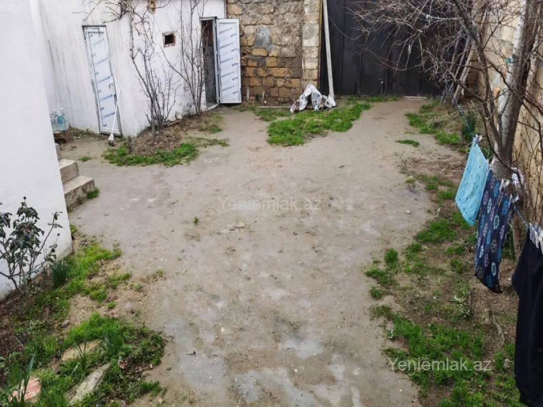 Satılır 4 otaqlı həyət evi 100 m²