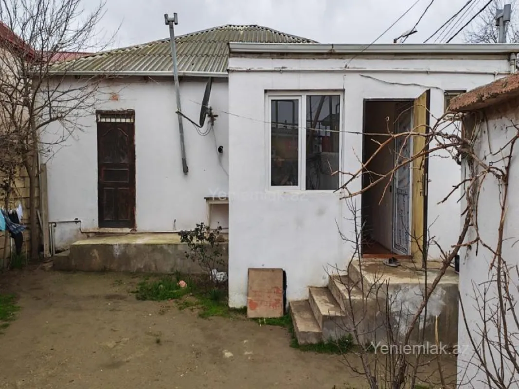 Satılır 4 otaqlı həyət evi 100 m²