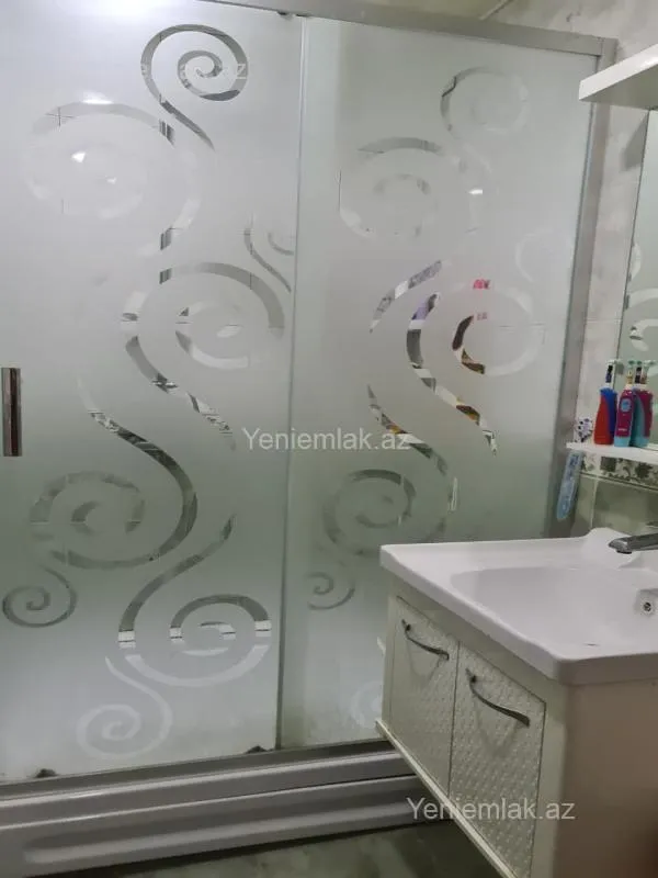 Satılır 3 otaqlı köhnə tikili 90 m²